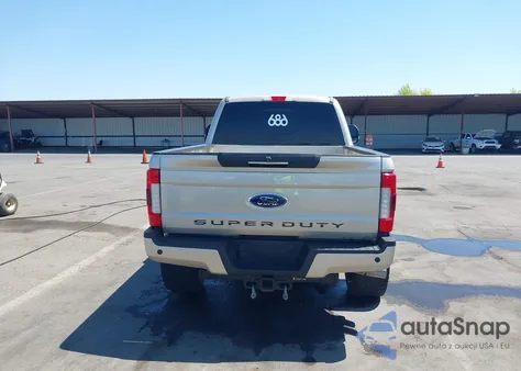 2017 Ford F-250 Lariat z USA, uszkodzony, nr VIN 1FT7W2BTXHEF49493